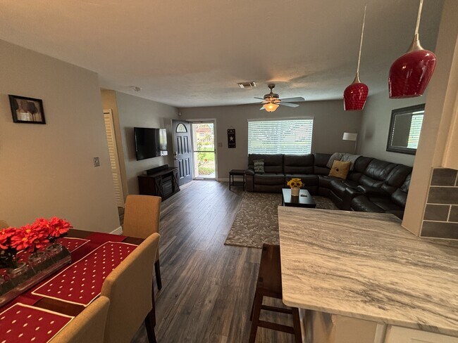 Foto del edificio - 11253 109th Ln N