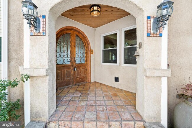 Foto del edificio - 12330 Potomac View Rd