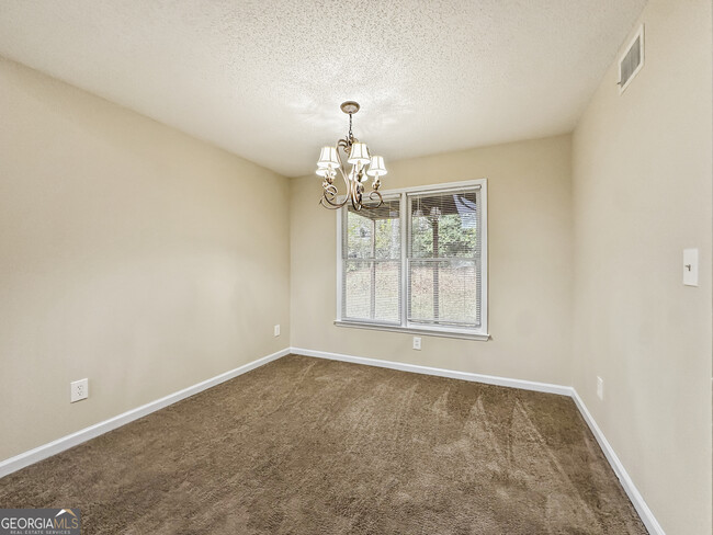 Foto del edificio - 1577 Linksview Way