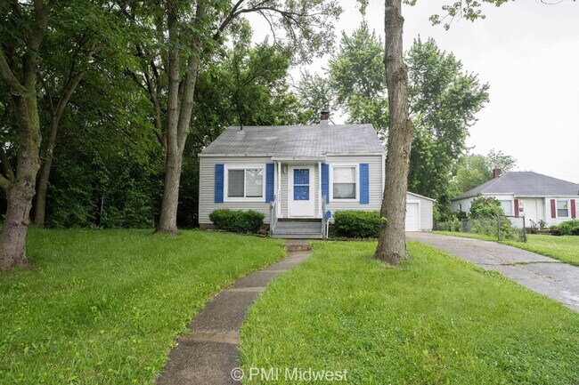Foto del edificio - "Cozy 2-Bedroom Gem in Indianapolis – Your...