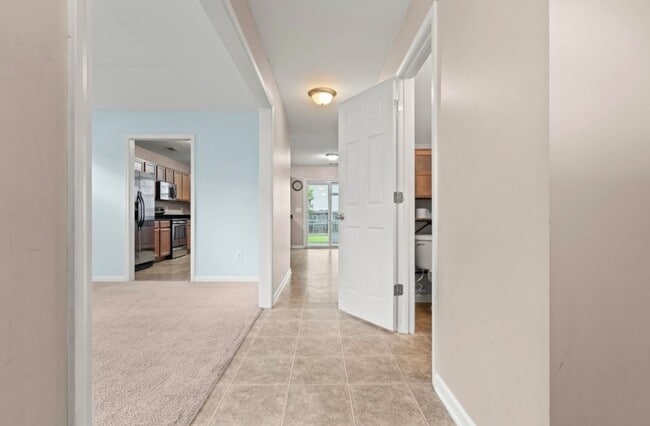 Building Photo - Hunter's Crossing - 4 Beds, 3 Baths