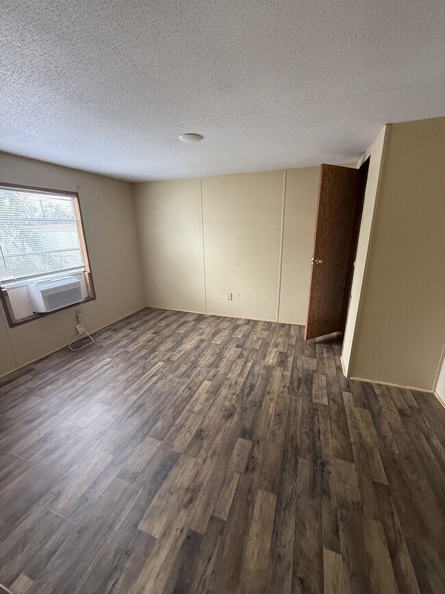 Foto del edificio - 605 Henrietta St