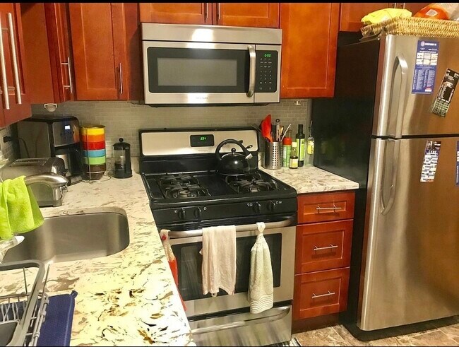 Foto del edificio - 1941 N Bissell St