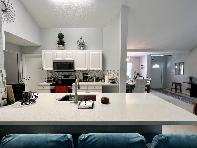 Foto del edificio - 5317 Palm Ridge Blvd