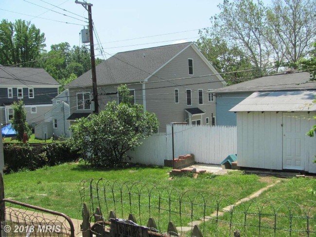 1204 N Roosevelt St, Arlington, VA 22205 House for Rent