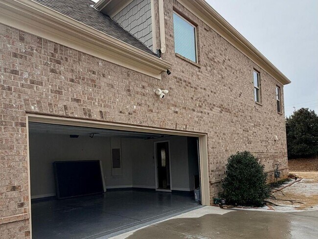 Building Photo - 5325 Chesire Ct