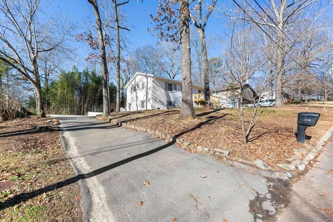 Building Photo - 713 Aeronca Rd NW