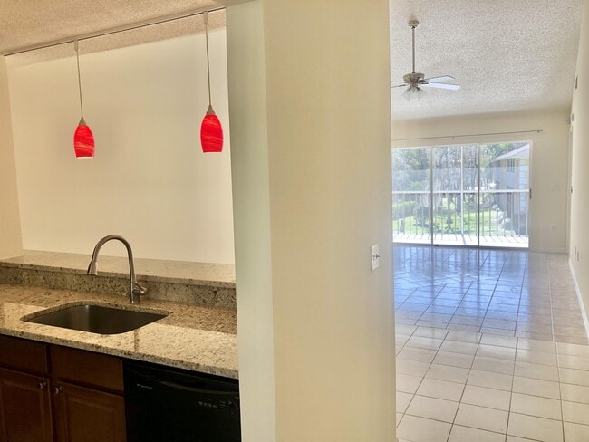 Foto del edificio - 5665 Whitaker Rd