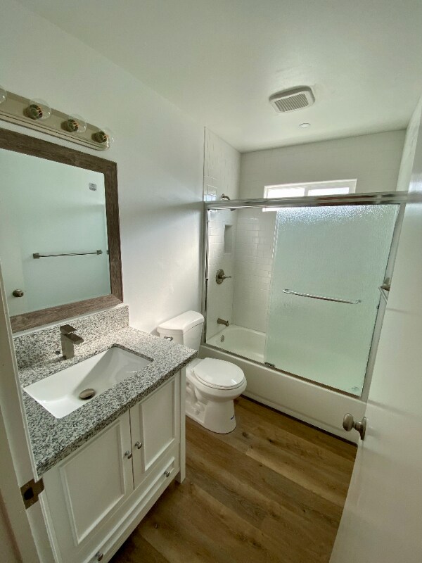 Building Photo - 520 W Sierra Ave