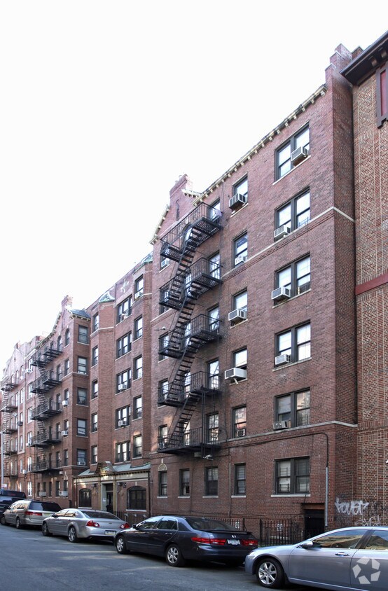 Building Photo - 115 E 21st St