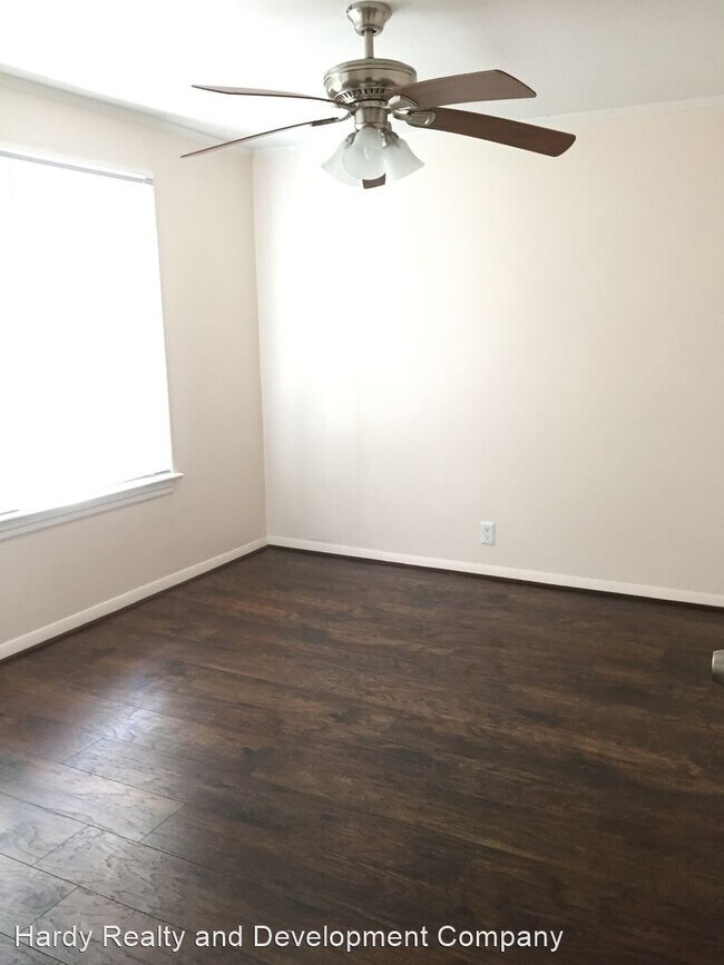 Building Photo - 2 br, 1 bath House - 35 Elmwood Street