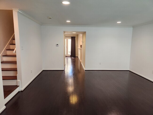 Building Photo - 5845 Doliver Dr