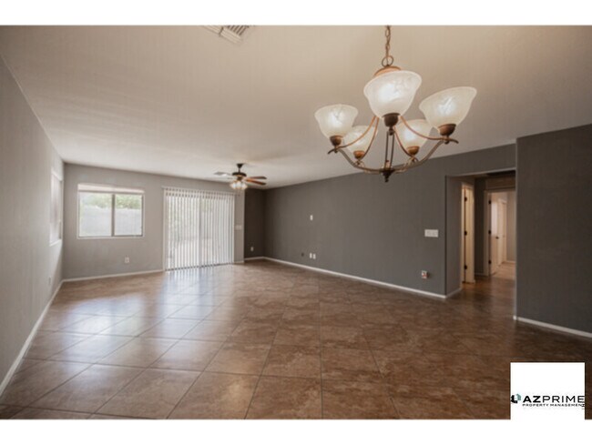Foto del edificio - Beautiful 3/2 Phoenix House Near Cesar Cha...