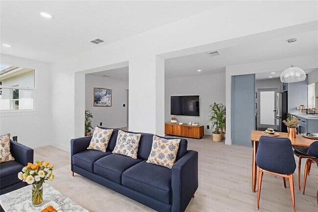 Foto del edificio - 715 40th Ave NE