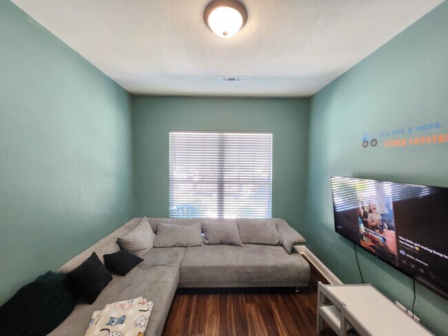 Building Photo - 408 Millwater Ct