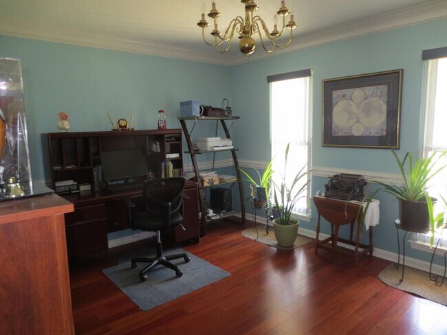 Foto del edificio - 1318 Maple Leaf Ct