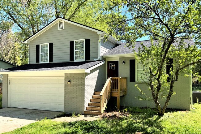 Building Photo - 1242 S Indian Creek Dr