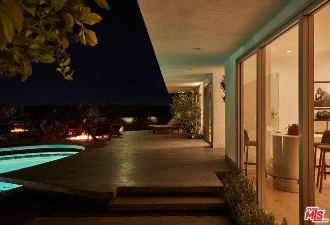 Foto del edificio - 1505 Blue Jay Way