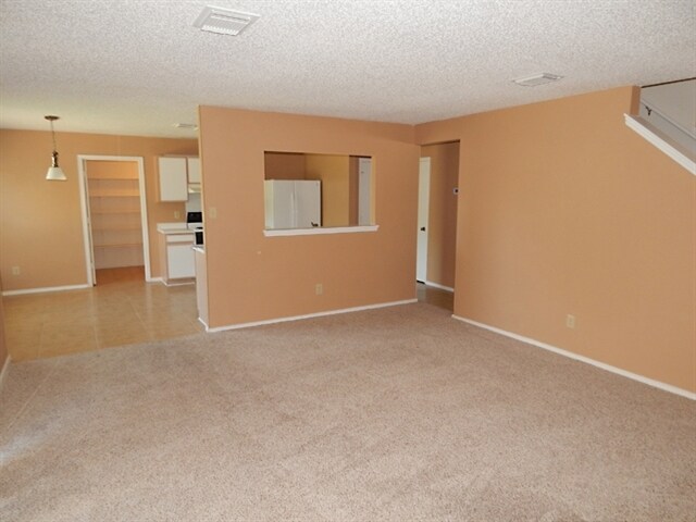 Building Photo - 171 Clover Creek