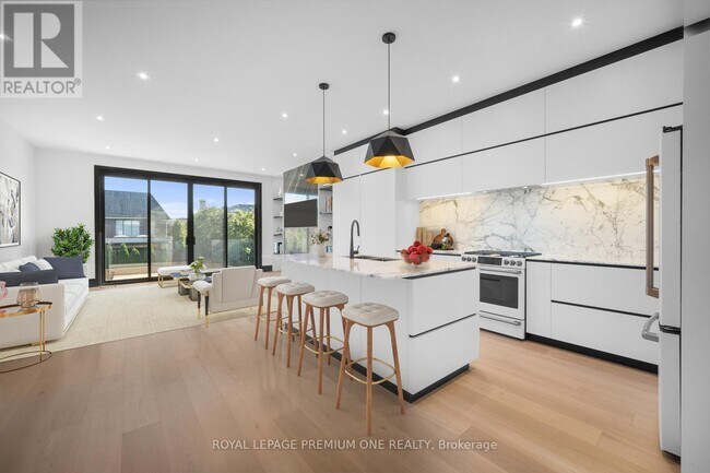 Photo du bâtiment - 681 Glencairn Ave