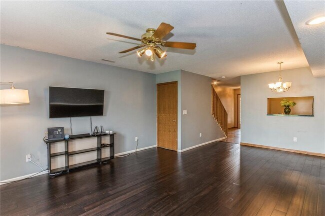 Foto del edificio - 941 Grand Avenue Ct