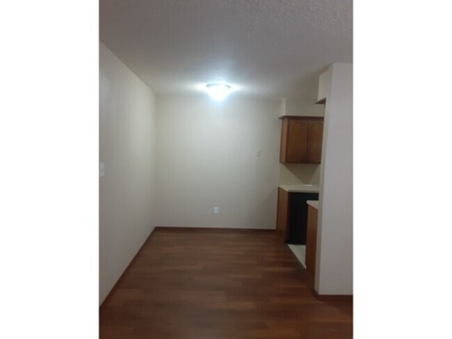 Foto del edificio - 6512 NW Oak Ave