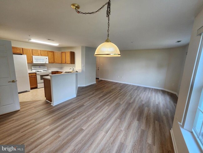 Building Photo - 2029 Windsong Dr