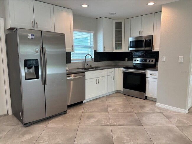 Foto del edificio - 5839 Erin Ln S