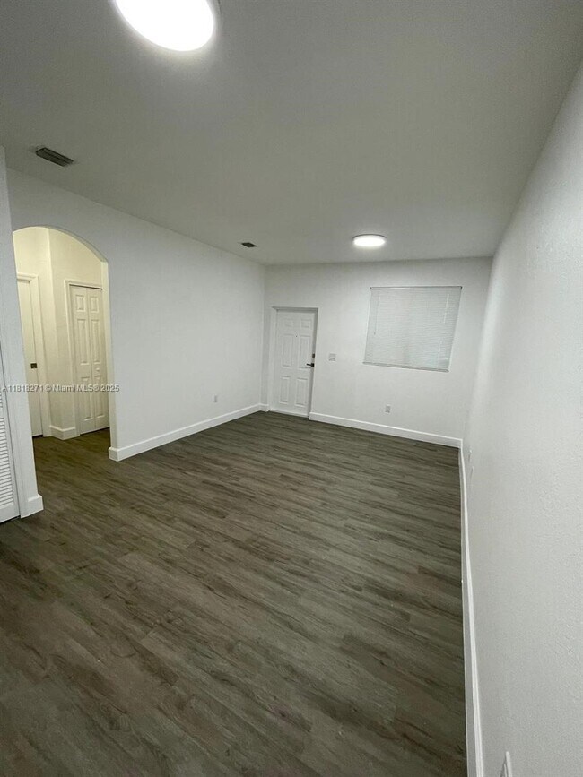 Foto del edificio - 1658 SE 28th Ct