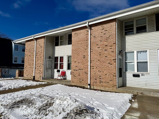 Foto del edificio - 8970 N 95th St