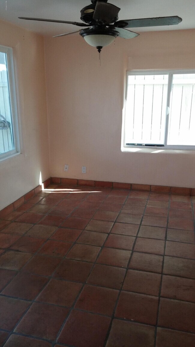 Foto del edificio - 4491 N 21st St