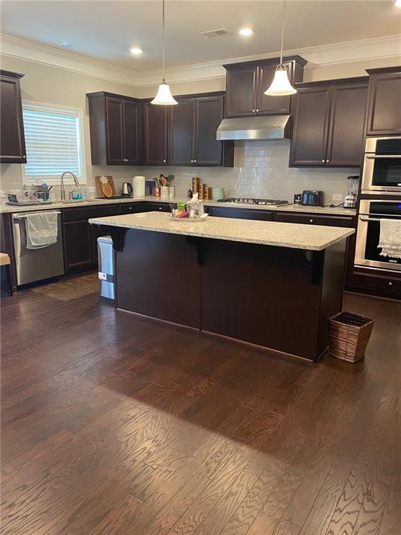 Foto del edificio - 845 Elmsbrook Ln