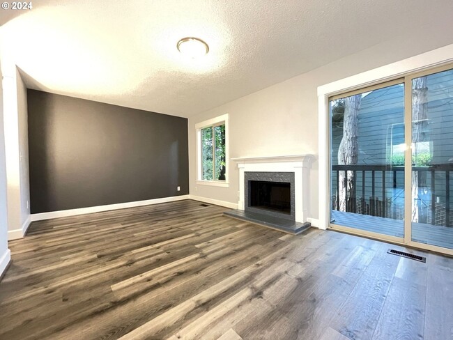 Building Photo - 7835 SE 92nd Ave