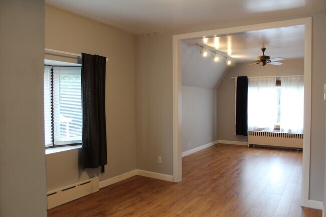 Foto del edificio - 2937 N Talman Ave