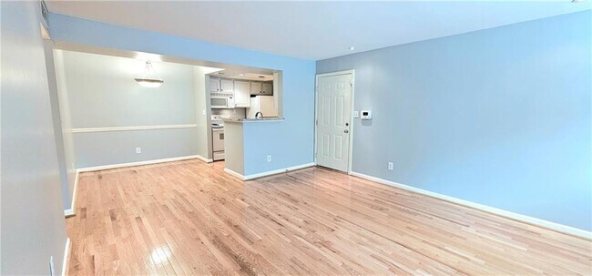 Foto del edificio - 2060 Chastain Park Ct NE