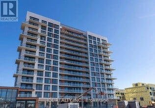 Building Photo - 831-832 DAVID EYER Rd