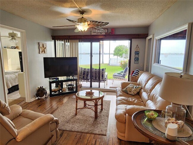 Foto del edificio - 6291 Bahia Del Mar Cir N