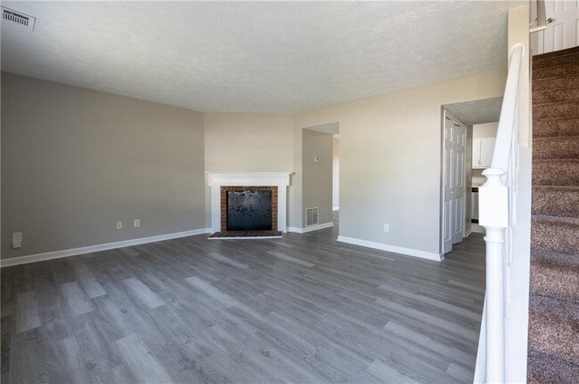 Building Photo - 580 Downing St