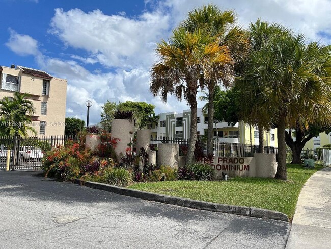 Building Photo - 10651 SW 108th Ave