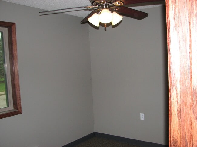 Building Photo - Cypress Pointe Apartments