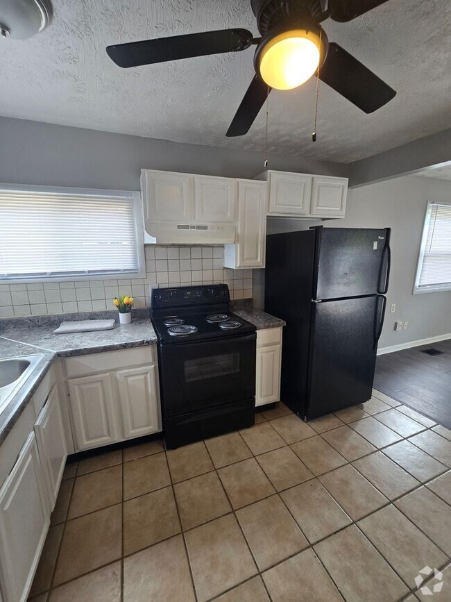 Building Photo - 782-784-784 Derrer Rd