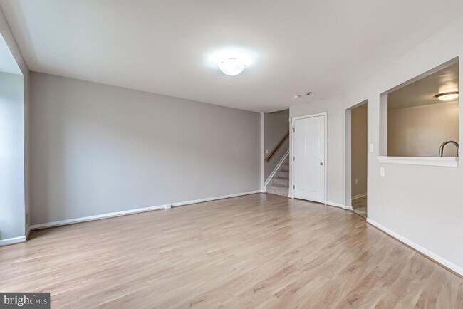 Foto del edificio - 9225 Cardinal Forest Ln