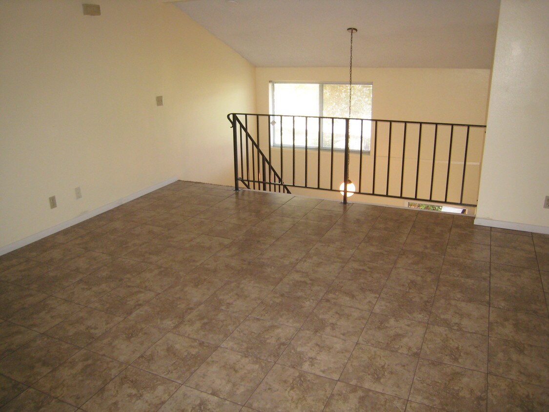 Foto principal - 1034 W Bennington St