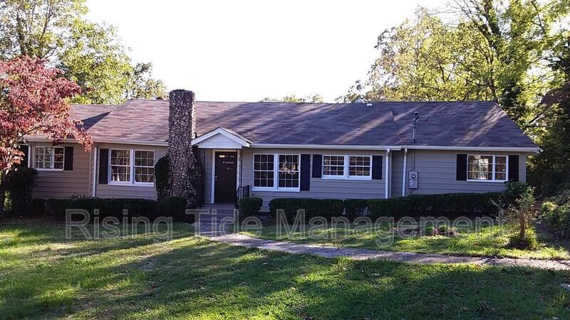 Foto principal - 969 Hillcrest Ave
