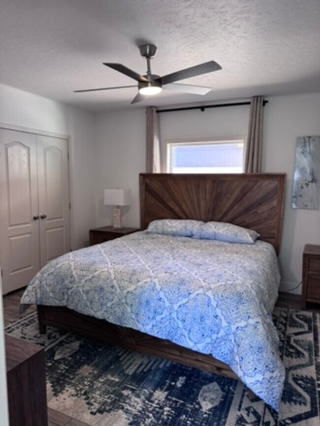 Foto del edificio - 41 Larkspur Ln