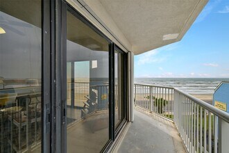 Building Photo - 7700 Seawall Blvd
