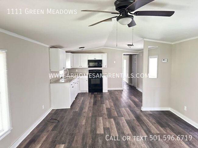 Building Photo - 1111 Green Meadows Rd | $995 | 3 beds, 2 bath