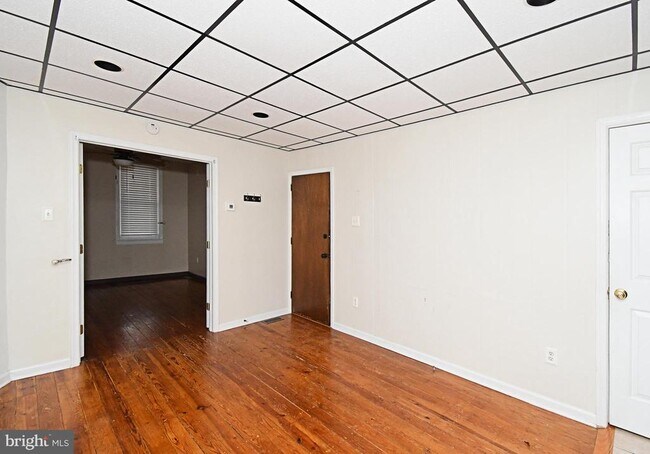 Building Photo - 470 Emmett St