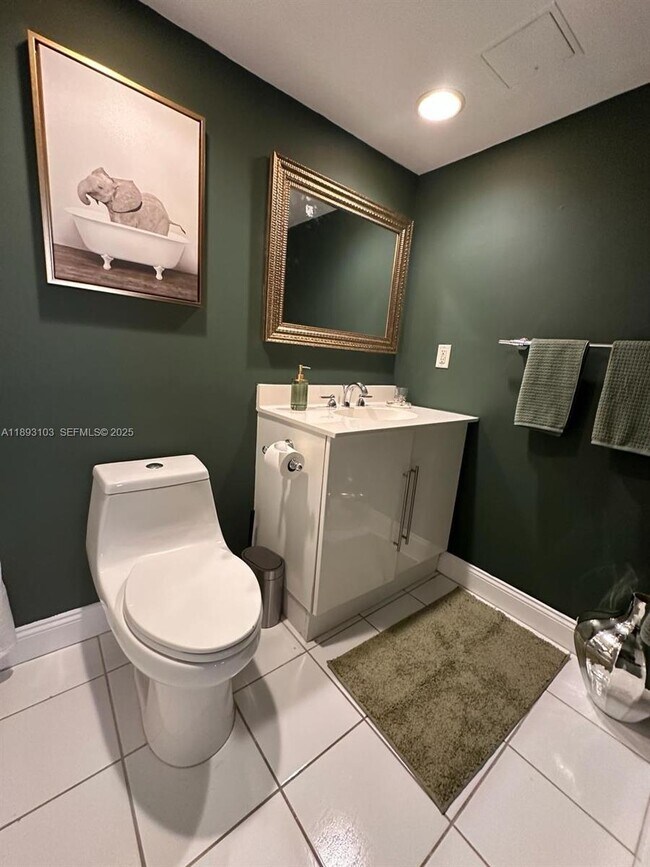 Foto del edificio - 3000 S Ocean Dr