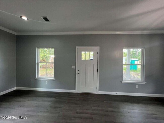 Foto del edificio - 909 E 3rd St